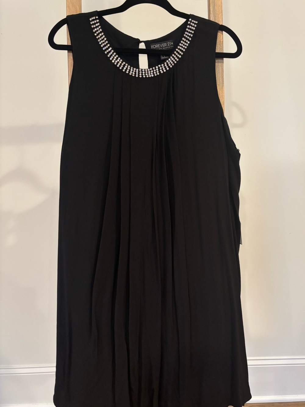 Forever 21+ Black Jewel-Neck Pleated Sleeveless Camisole